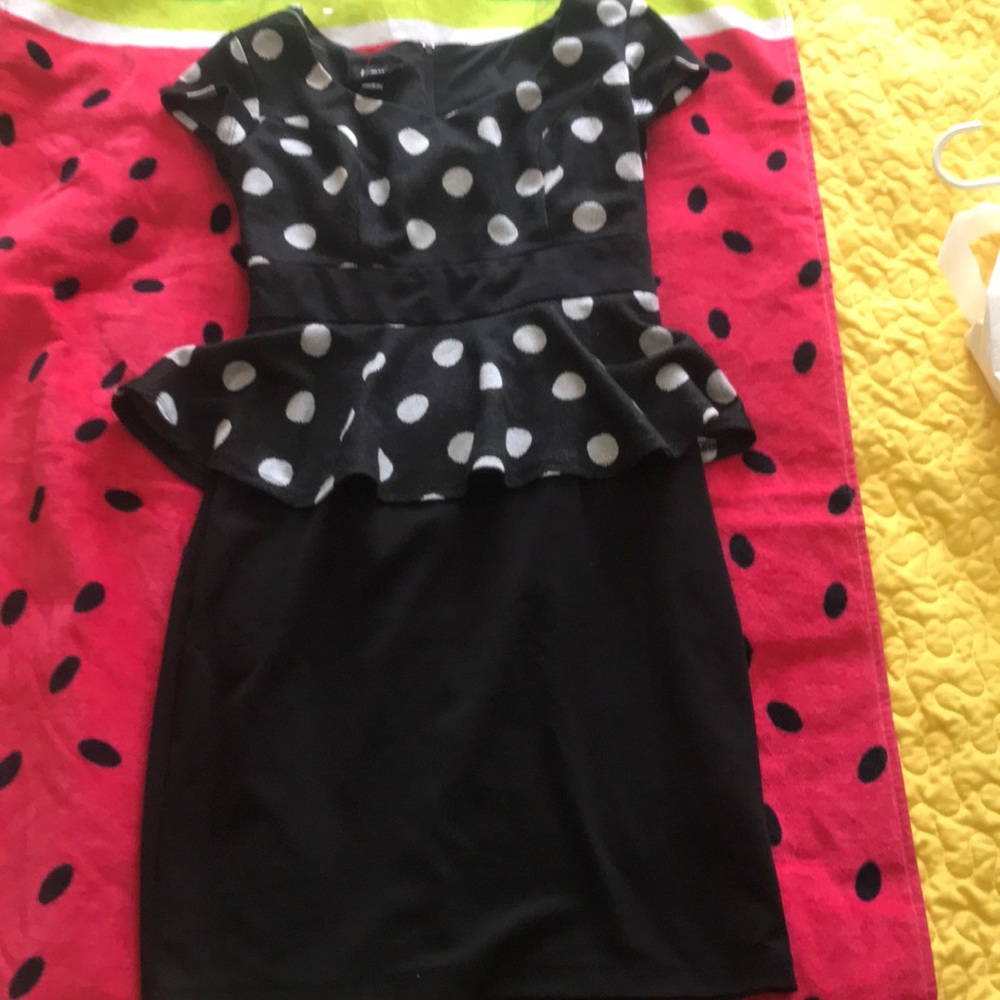 Dress - Picture 2 of 2